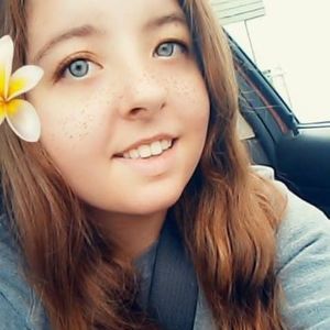 Meet your Posher, Alicia